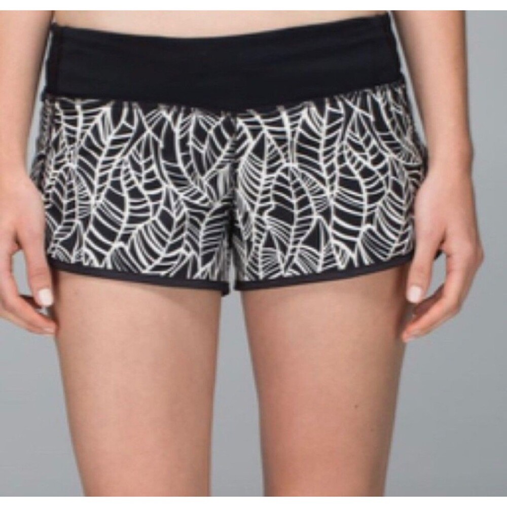 Lululemon Pretty Palm Run Times Shorts  SIZE 6 Black White Speed Shorts